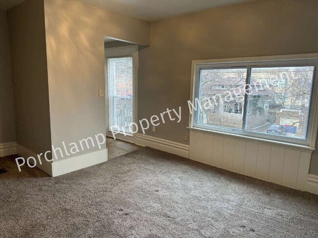 Photo - 547 Coit Ave NE Unidad #3