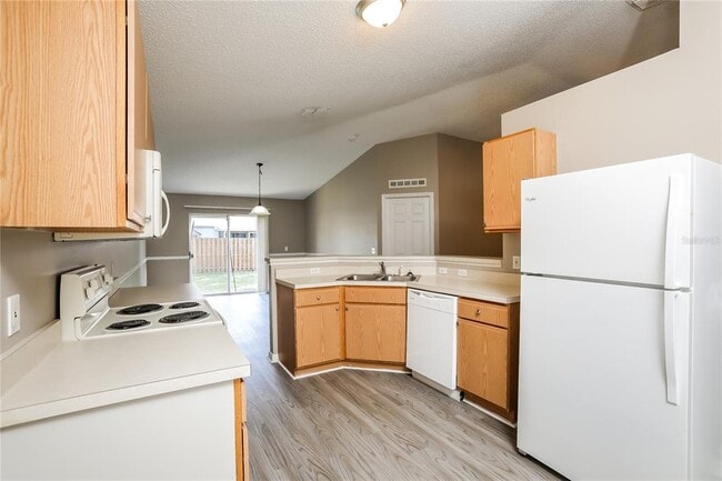 Photo - 977 Vanderbilt Dr