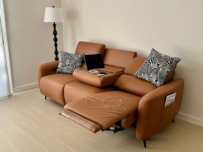 Reclining seats, outside pocket with USB/C PORTS - 174 Hemingway Ct Unit 174