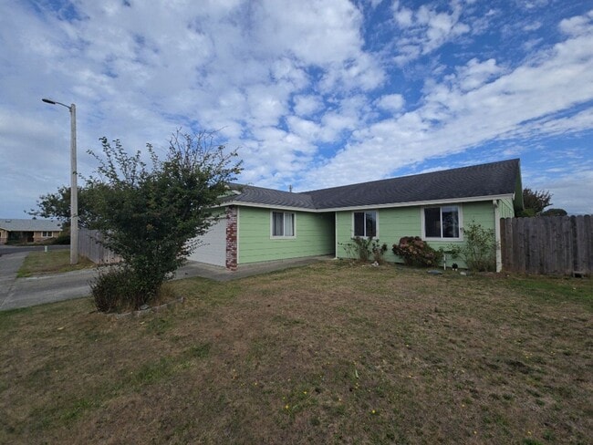 Photo - 3BD/2BA McKinleyville home features ample ...