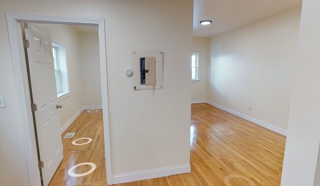 Photo - 523 E 3rd St Unit 1F