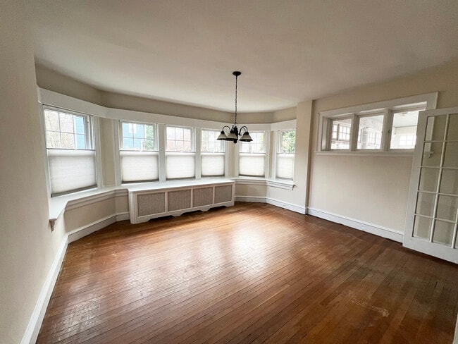 Dining Room - 225 S 4th St