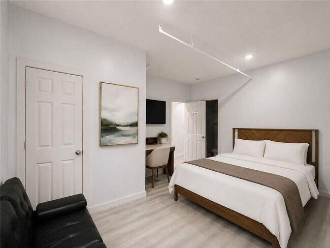 40-36-4077 77th St Unit 204