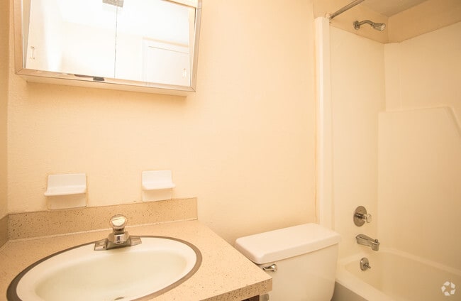 1HAB, 1 BA - 510 ft² - Rosehill Apartments