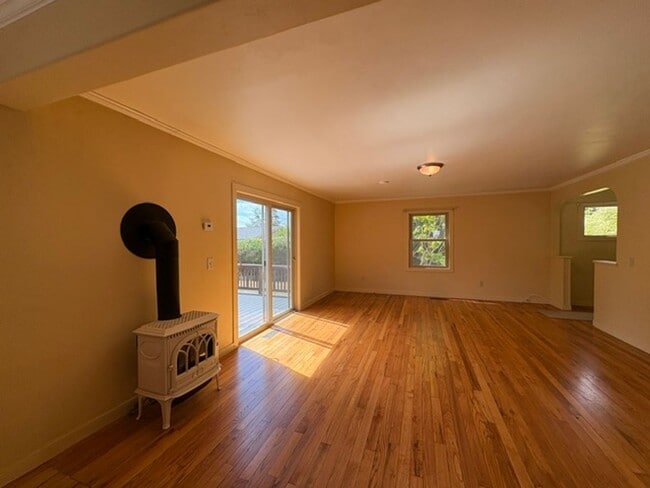 Photo - 3+ Bedroom, 2 Bath Gardener's Dream Home in Sunny Blue Lake