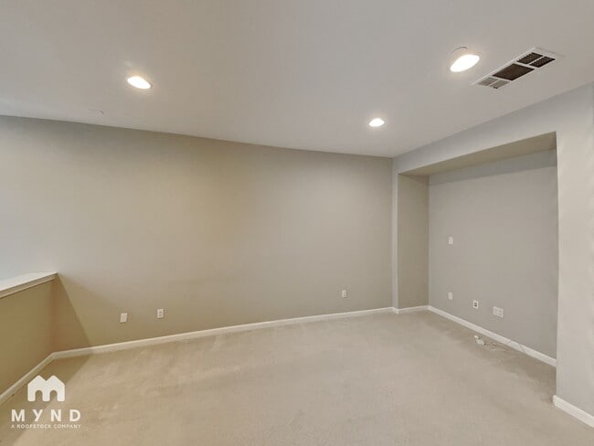 Photo - 906 Cole Pl