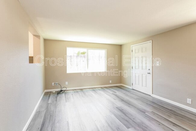 Photo - 322 Sweeney Rd