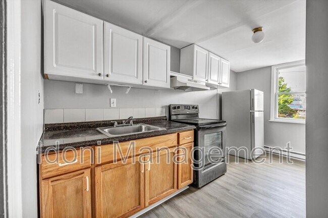 Photo - 990-998 Pembroke st 1st fl far left