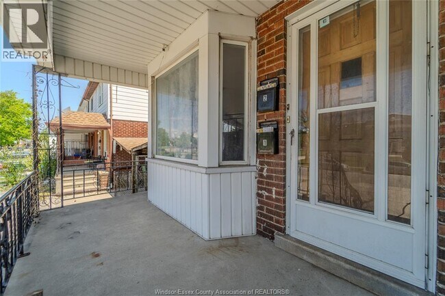 Photo - 1124 Mercer St