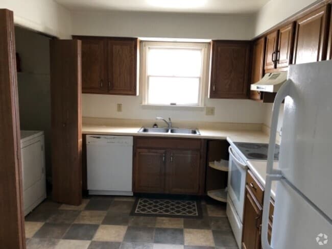 Building Photo - 327 S 1st St Unit A Rental
