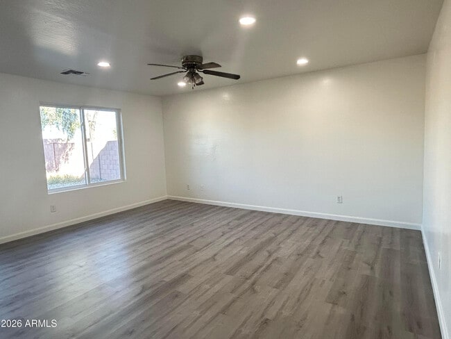 Photo - 10542 W Alvarado Rd