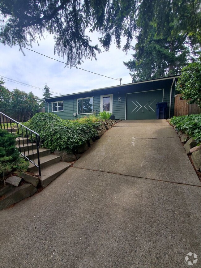 Building Photo - Welcome to Your Lynnwood Retreat! Rental