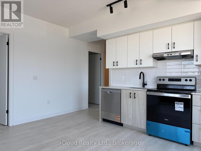 Photo - 4878 Powers Cmn Unit 211