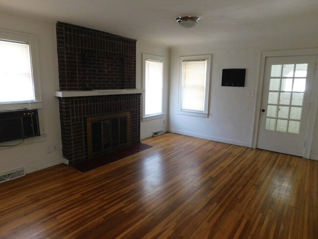 Photo - Lower Unit Duplex Walking Distance to Downtown Birmingham