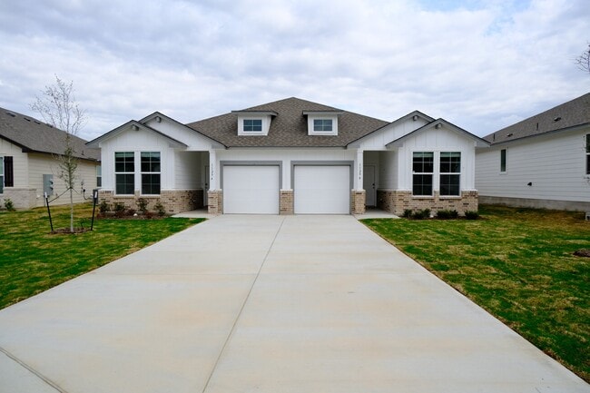 Building Photo - 1129 Stone Vly Rd