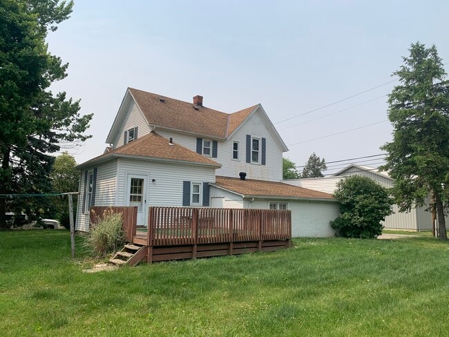 Photo - 256 E 5th St