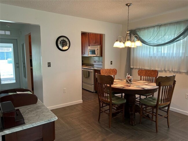 Photo - 1359 Glendale Cir W
