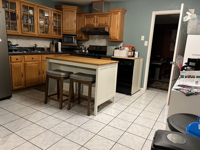 Photo - 1848 Enesco Ave