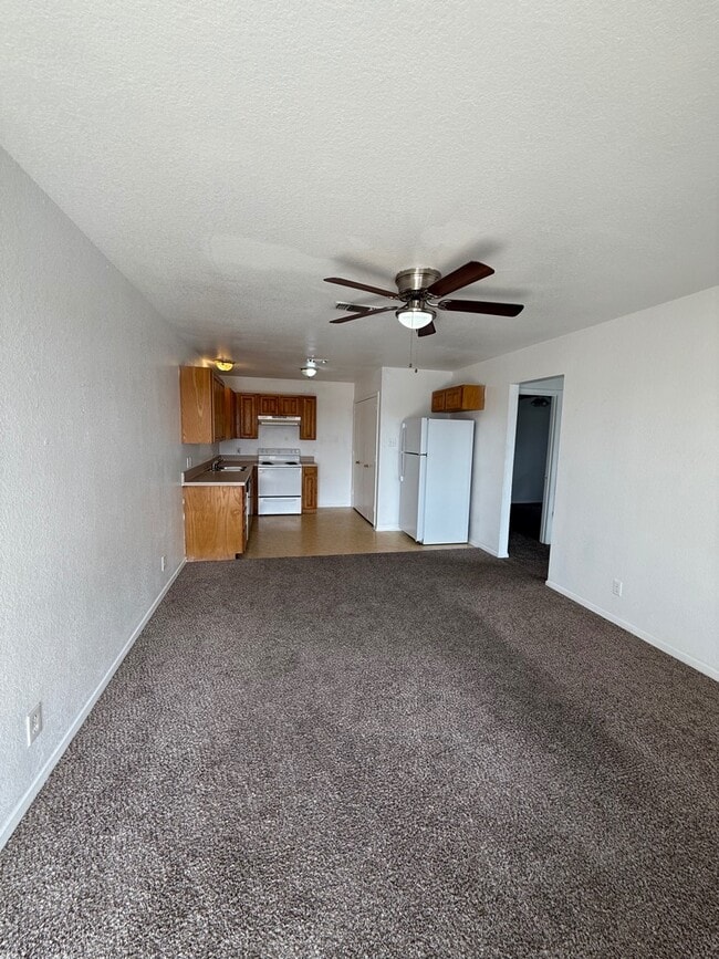 Photo - 201 E Godley Ave