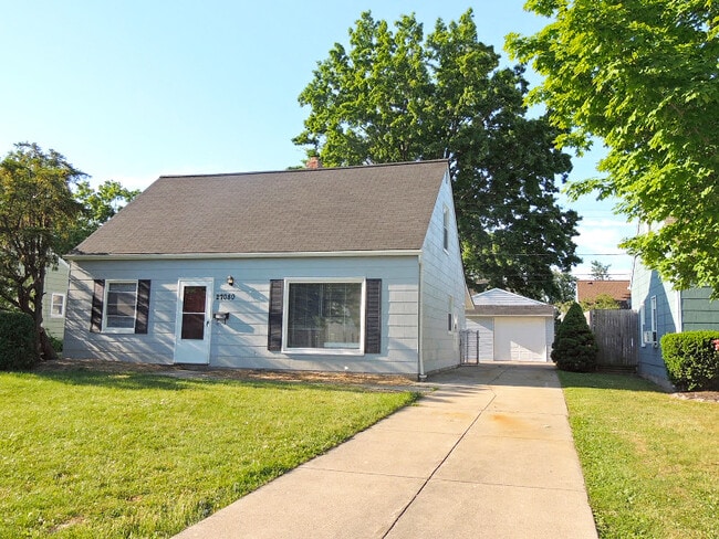 Building Photo - Recently & Completely Renovated 4 Bed - 2 Bath Cape Cod for Rent!