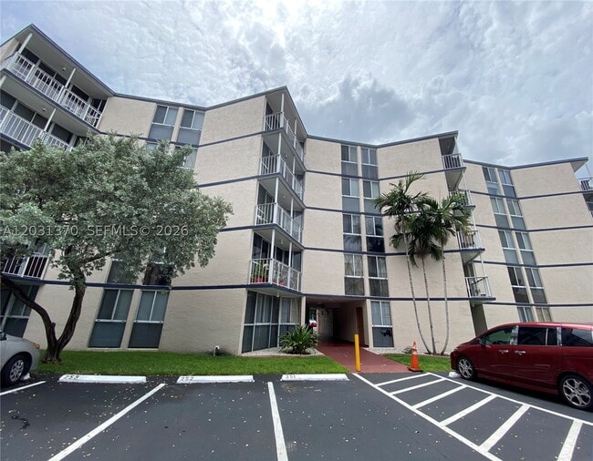 Building Photo - 7075 NW 186th St Unit C308
