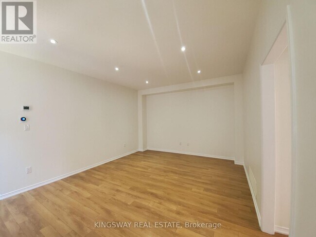 Photo - 593 Remembrance Rd