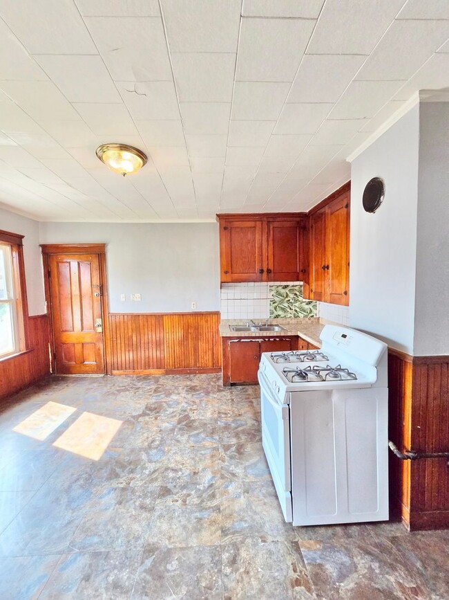 212 Welles St Unit 3