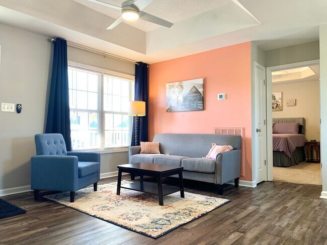 Photo - 556 Oakmont Dr