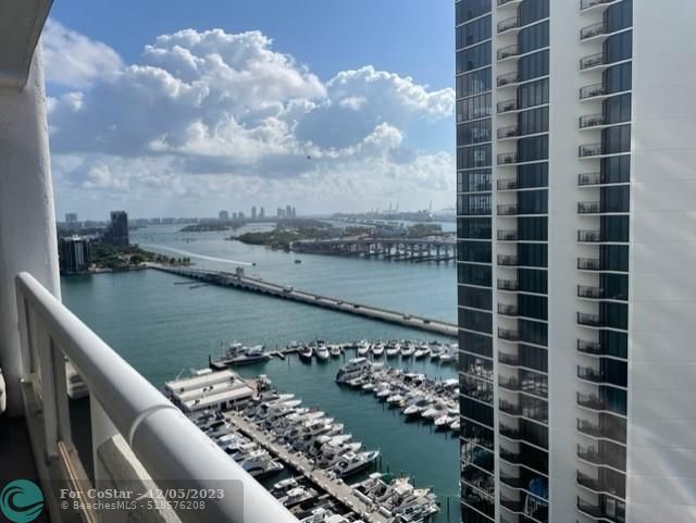 Photo - 1717 N Bayshore Dr Apartamento Unidad A2544