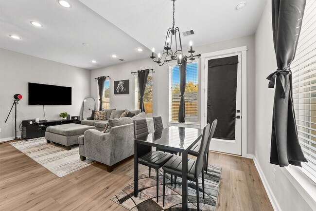 Photo - 6704 Parker Grv Ln