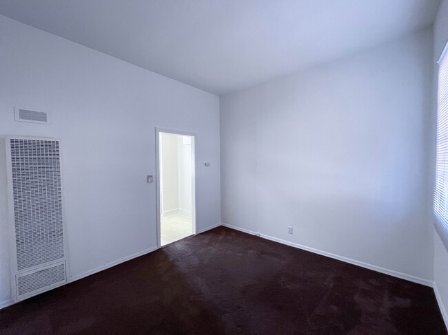 Photo - 104 N Huntington Dr