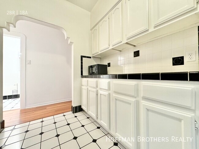 Photo - 508 N Genesee Ave