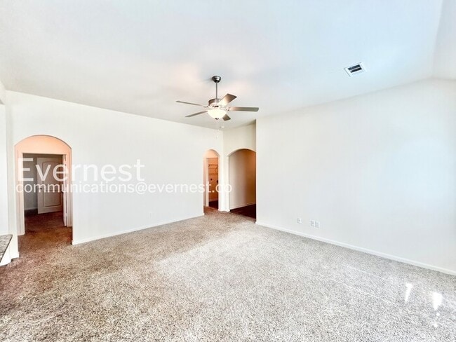 Photo - 4 Bed/2 Bath Home with Garage / Available Now!