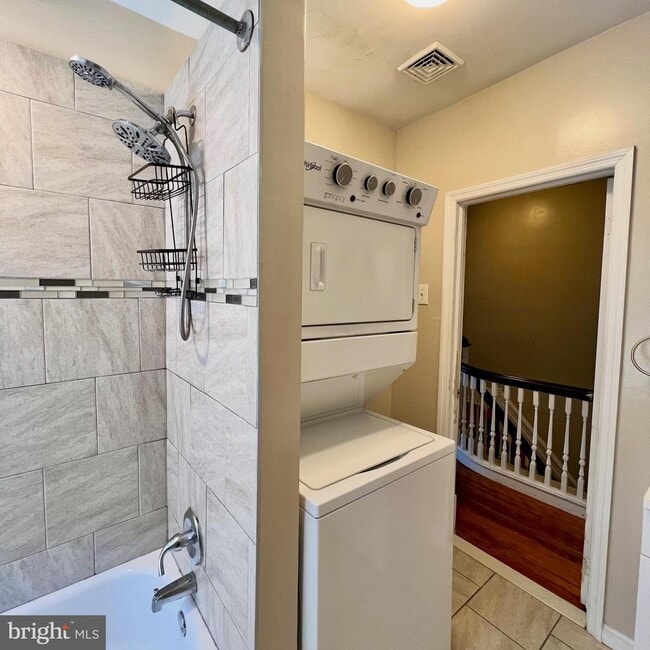 Photo - 928 N 63rd St