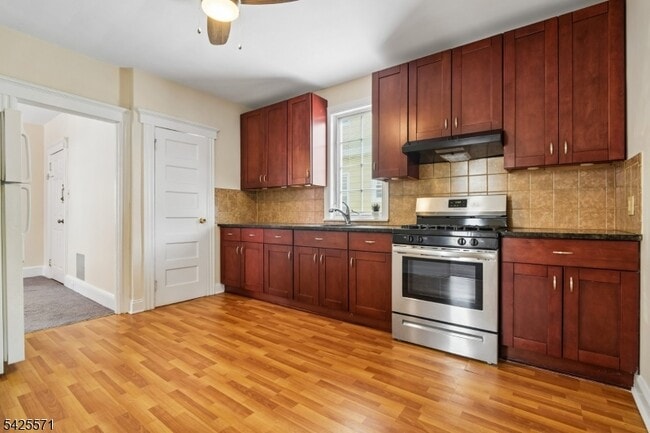 Photo - 7 Beekman St Unit 2
