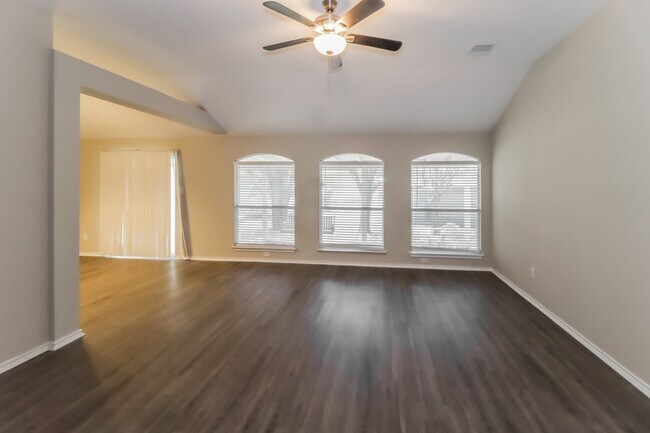 Photo - 2604 Hill Street Cove