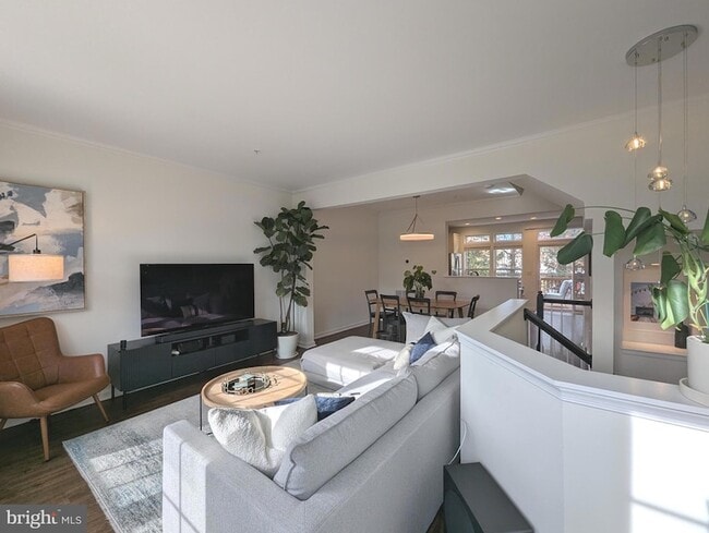 Photo - 2922 Huntington Grove Square