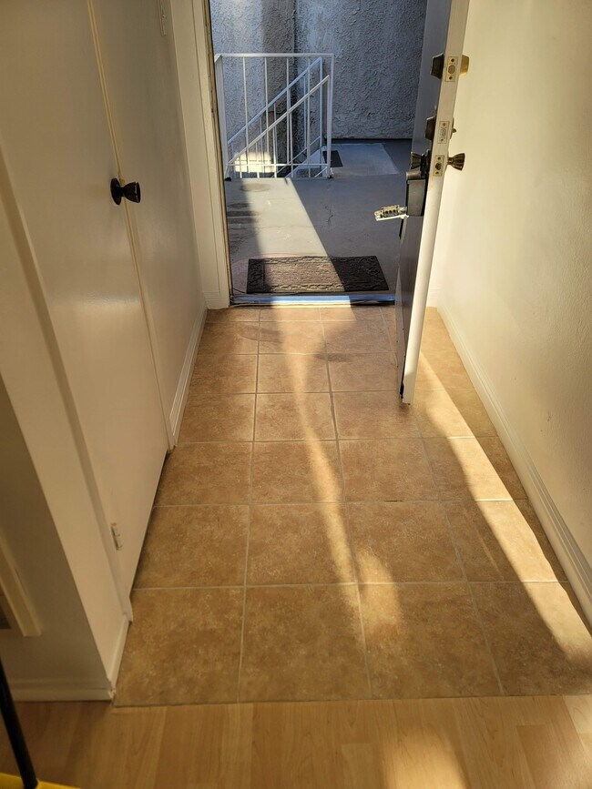 Photo - 10521 National Blvd Unidad 10521 National Blvd #209