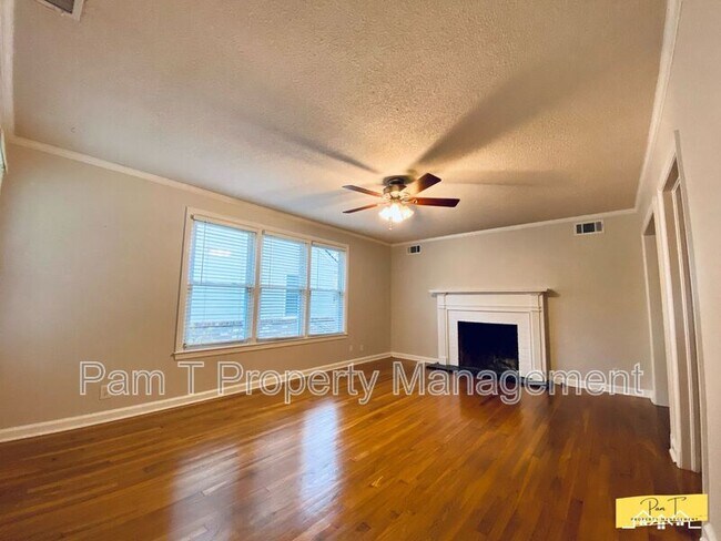 Photo - 304 Columbus Dr