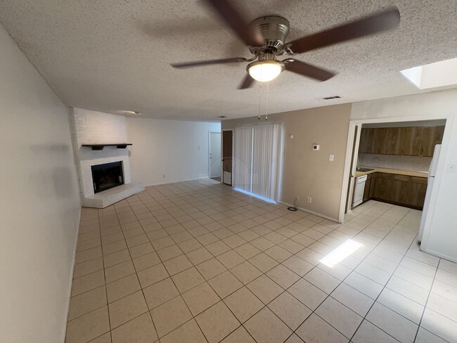 Photo - 2110 Hinkle Ave