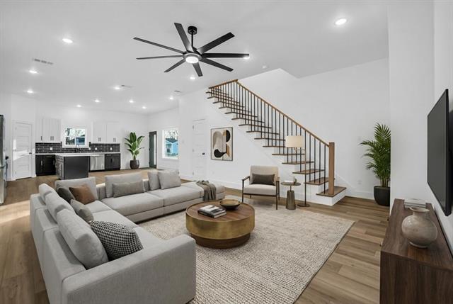 Photo - 305 Eggar St