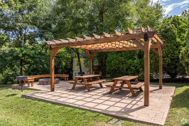 Fire Pit and Picnic Area