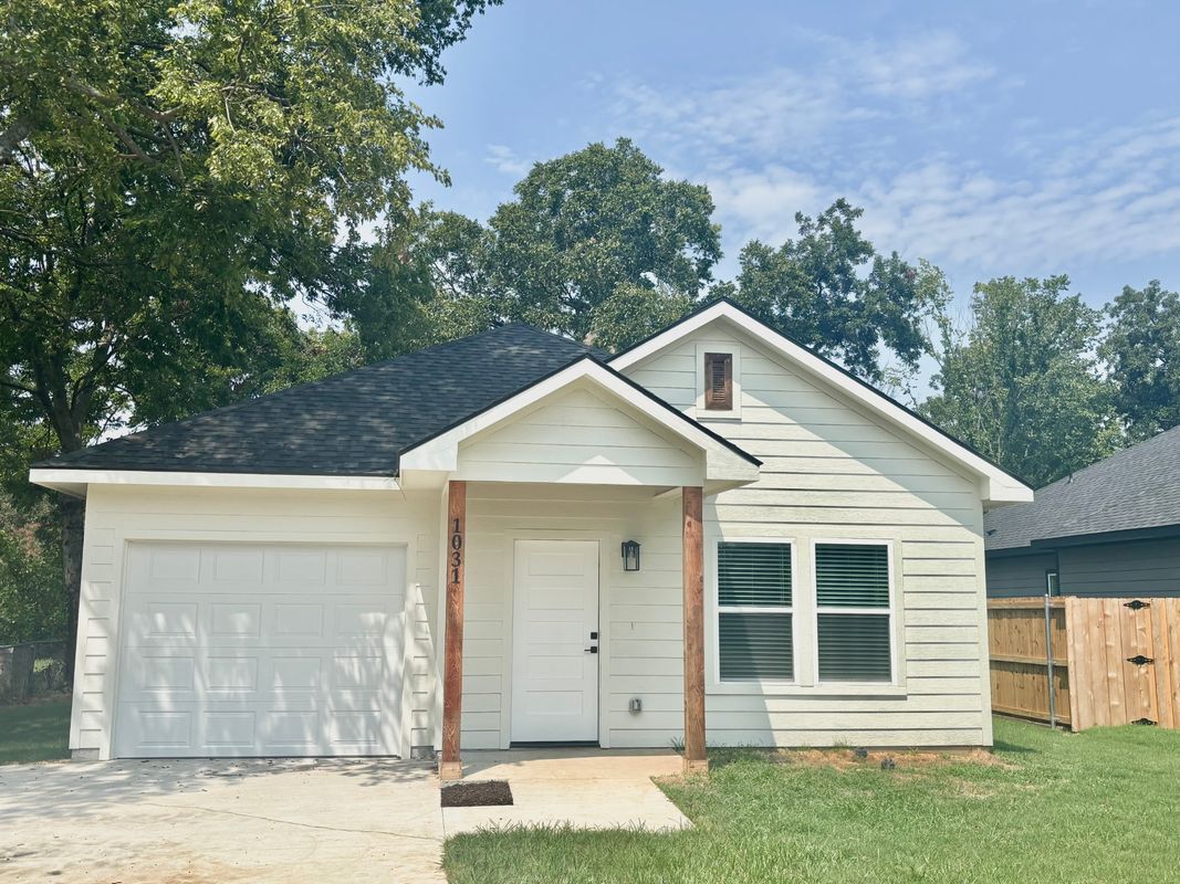 Photo - 1031 W Coffin St