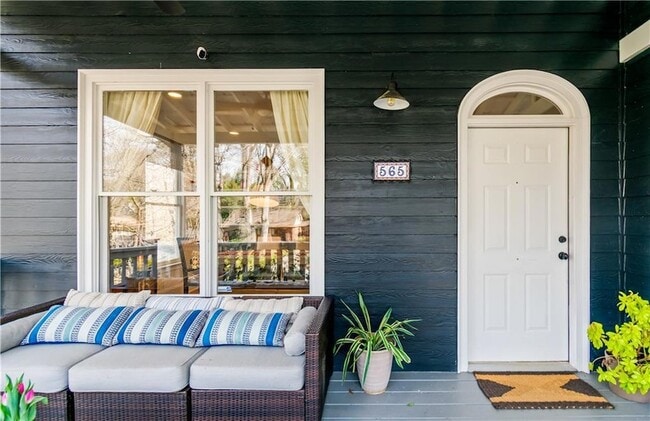 Photo - 565 Harold Ave NE