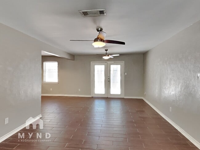 Photo - 112 Vanderbilt Ln