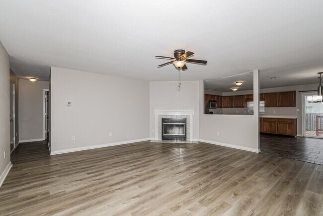 Photo - 1859 Ernest Dr