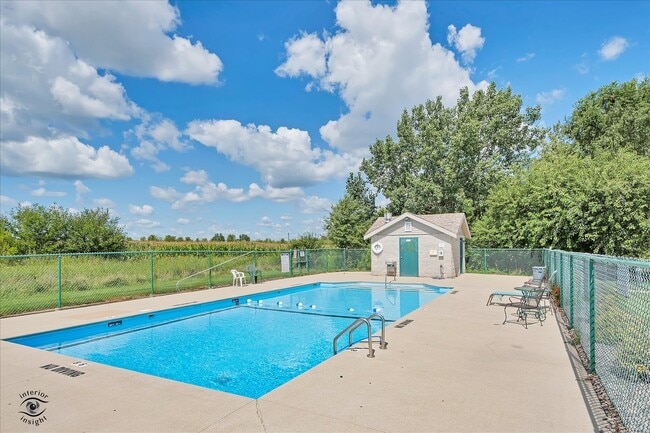 Photo - 608 Huntington Ct