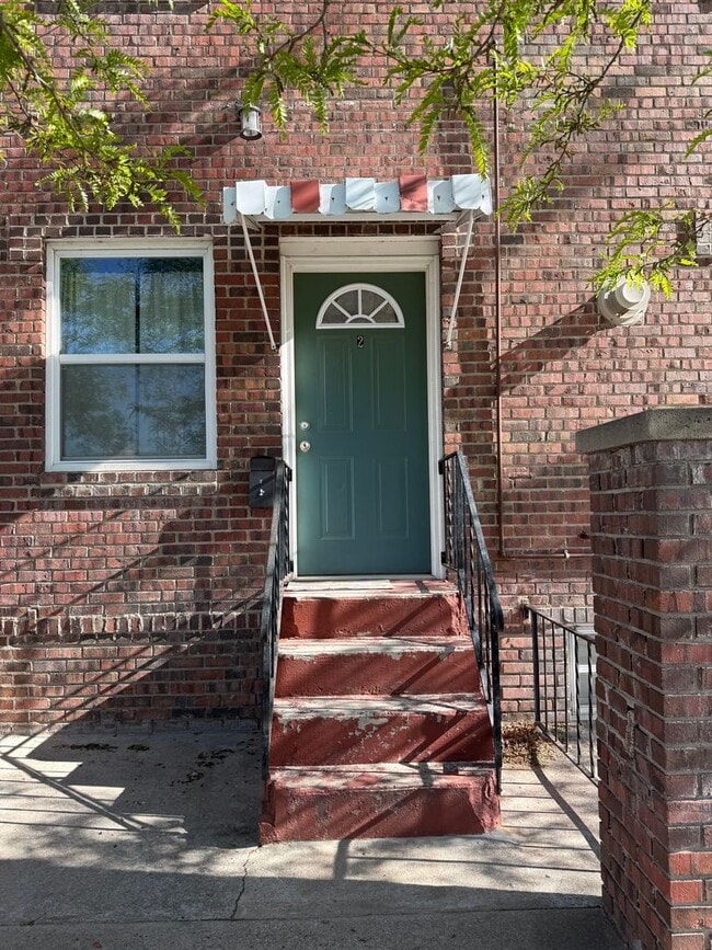 Building Photo - B&amp;B Rentals - 101 E 19thSt Unit 101 E 19th St Apt 2