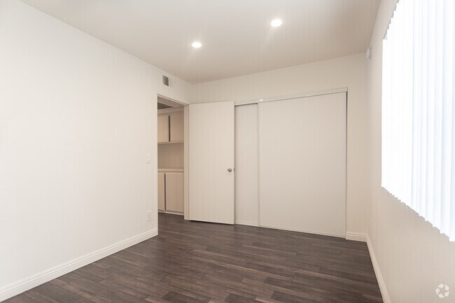 1BR,1BR - 800SF - Bedroom