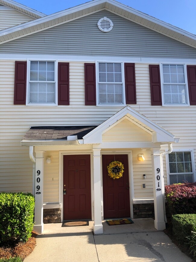 Building Photo - 575 Oakleaf Plantation Pkwy Rental